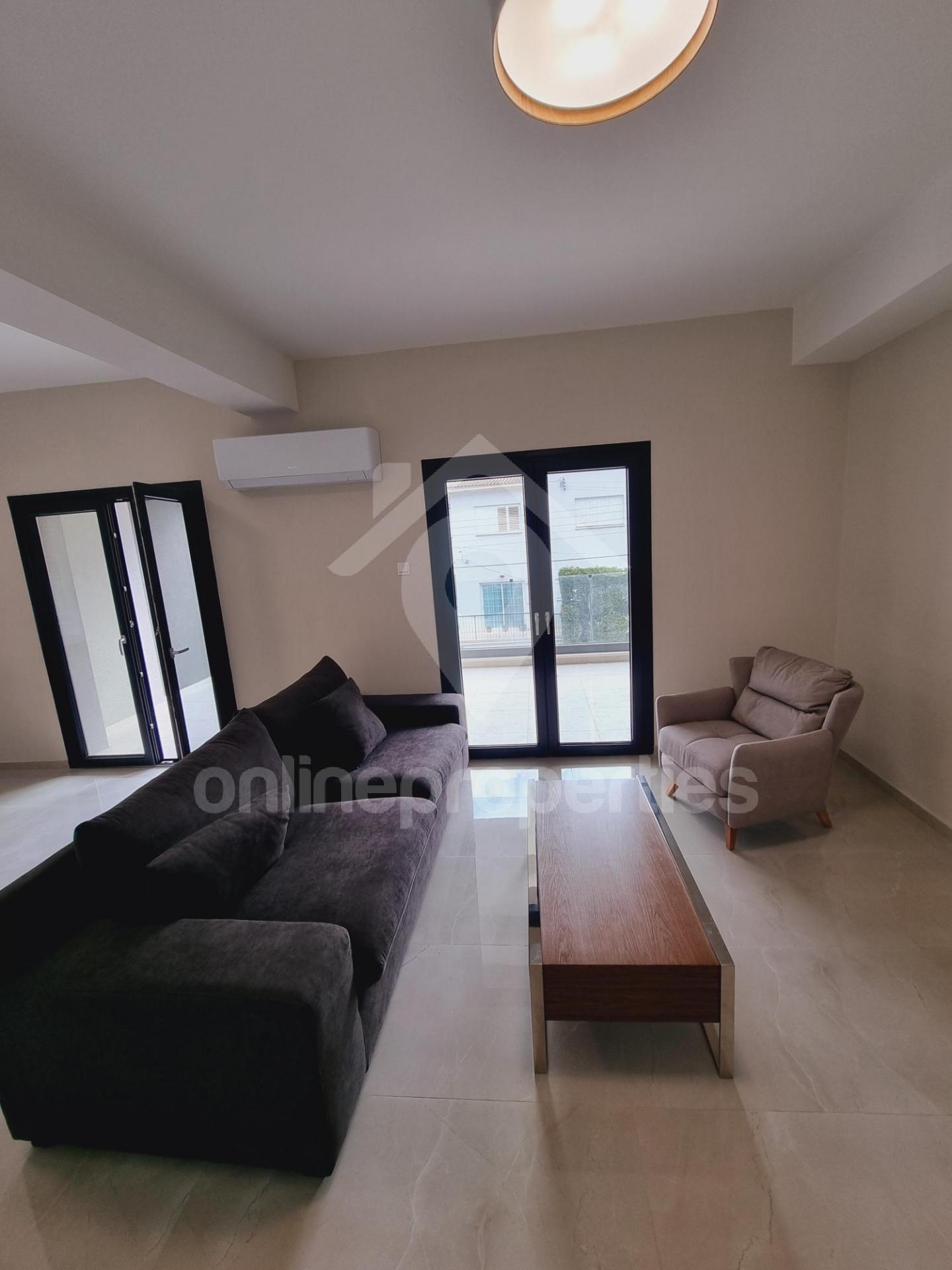 To change image, hover mouse over thumbnails below