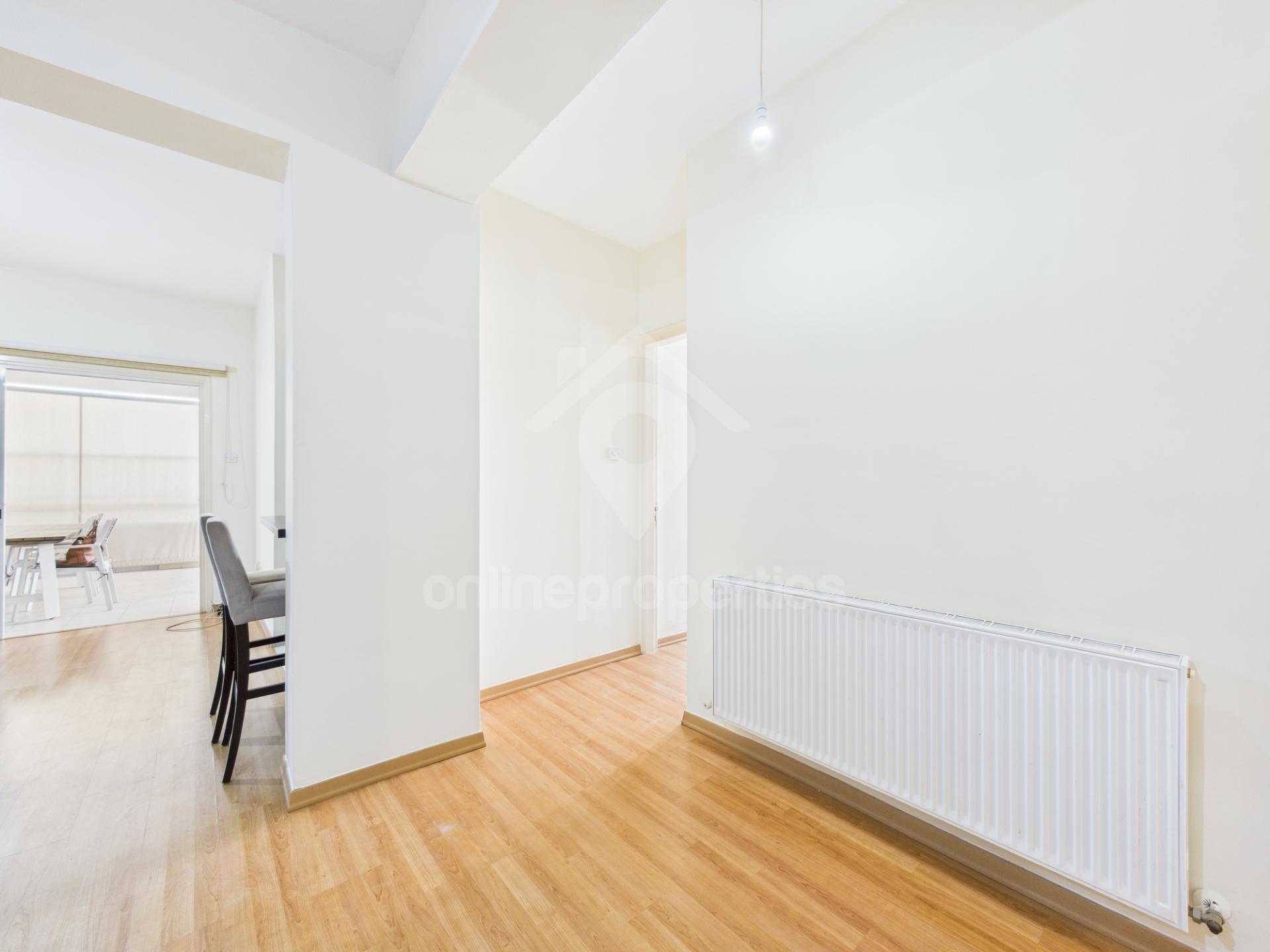 To change image, hover mouse over thumbnails below