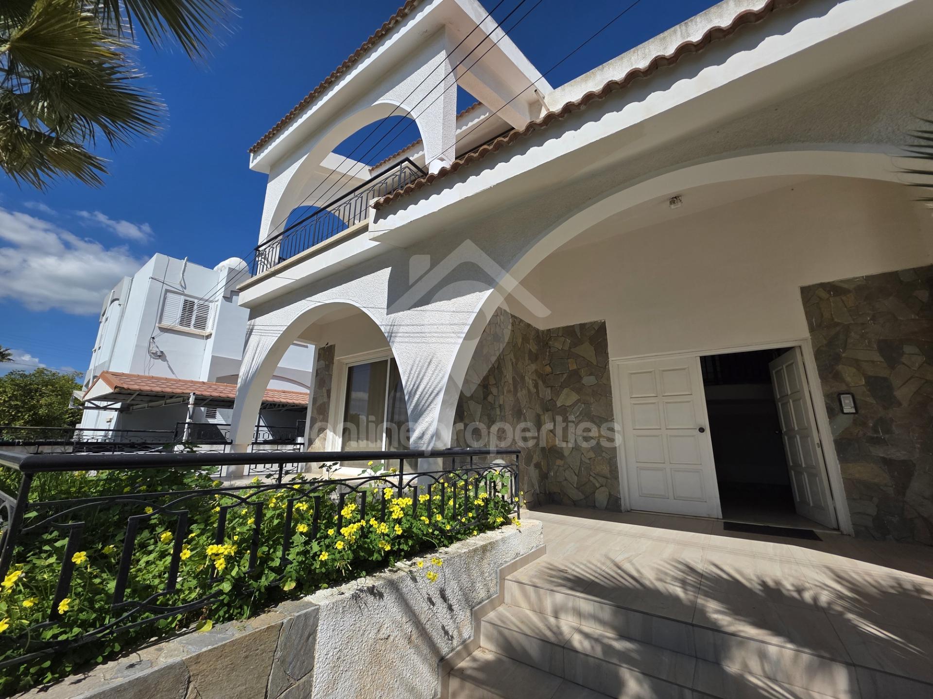 Spacious 6-Bedroom Villa in Egkomi – Makedonitissa