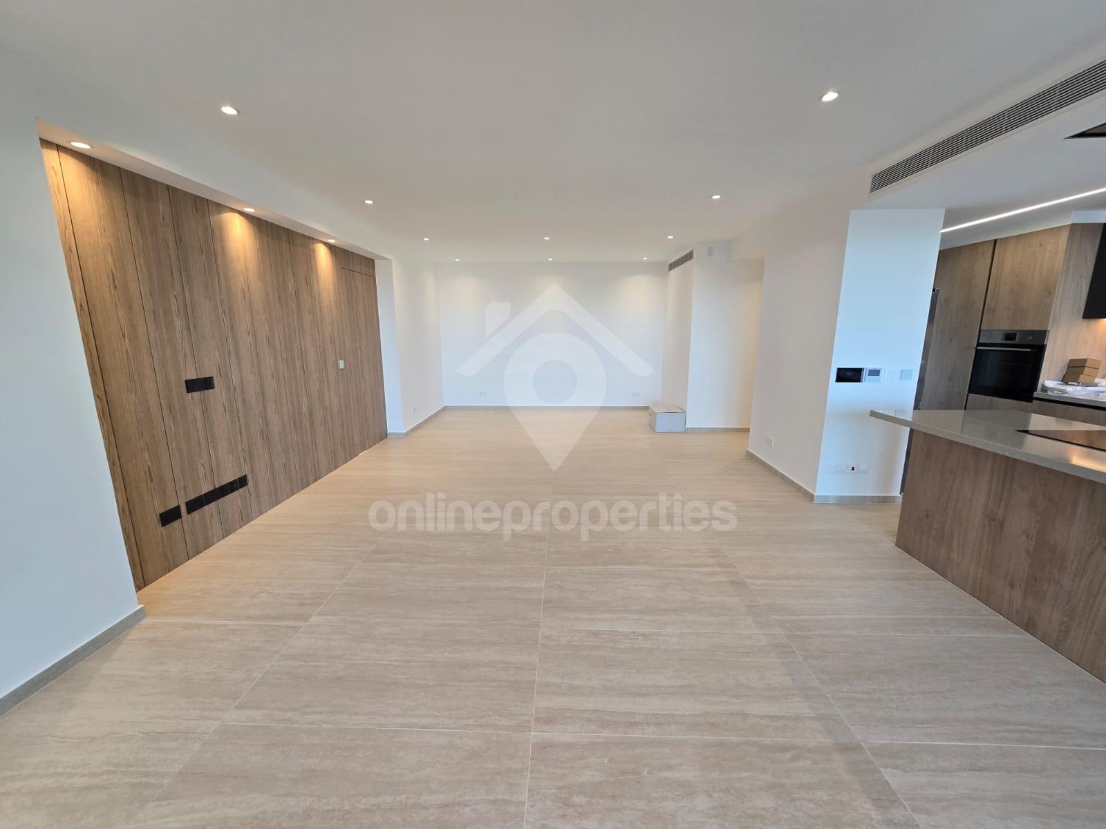 To change image, hover mouse over thumbnails below