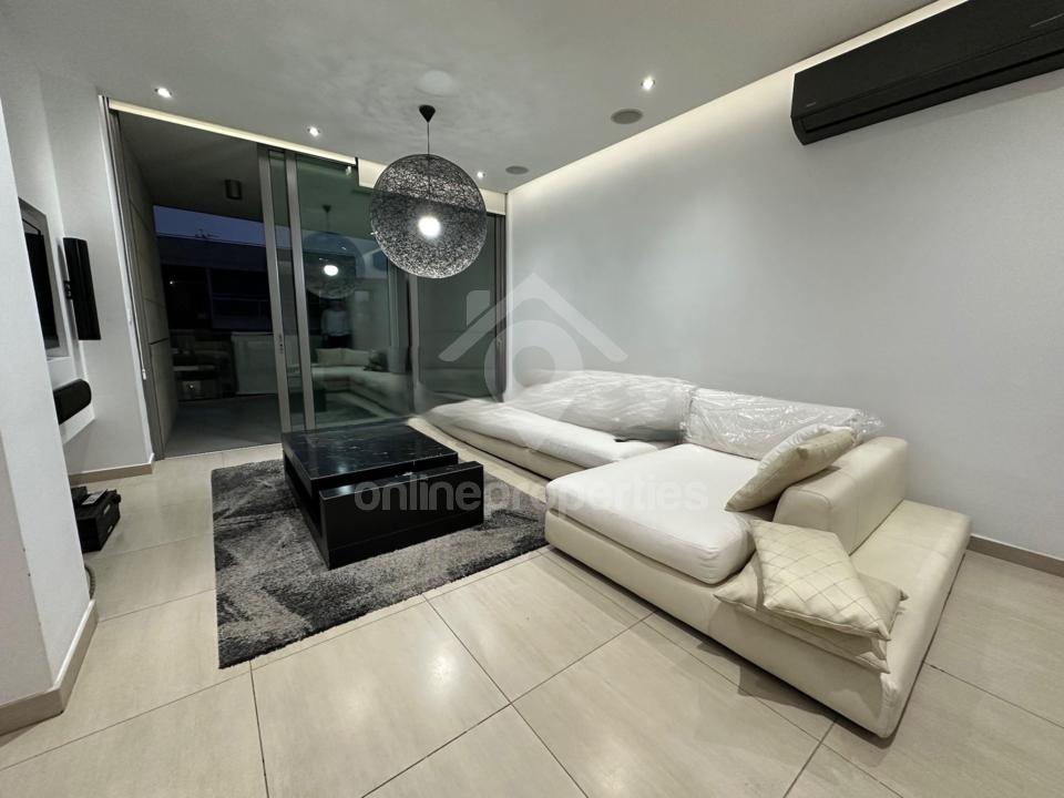 To change image, hover mouse over thumbnails below