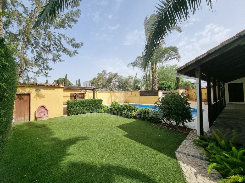 To change image, hover mouse over thumbnails below