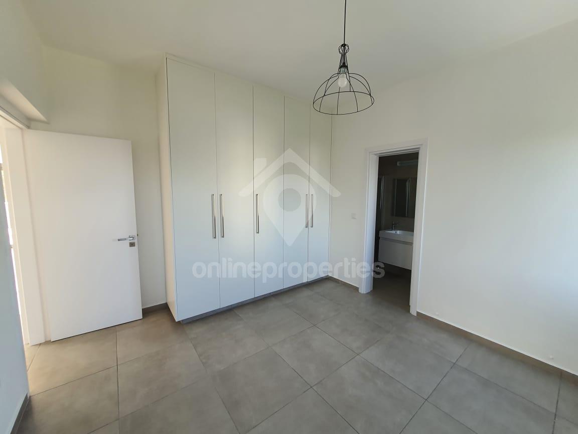 To change image, hover mouse over thumbnails below