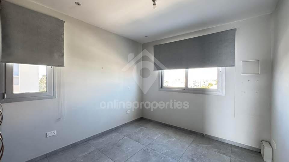 To change image, hover mouse over thumbnails below