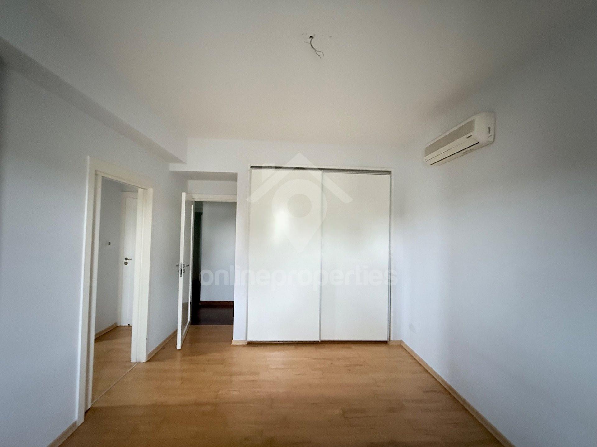 To change image, hover mouse over thumbnails below