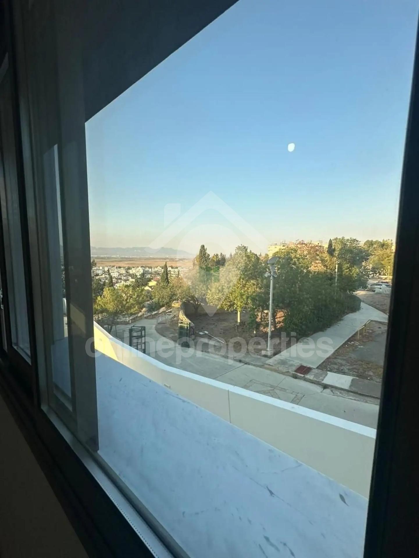 To change image, hover mouse over thumbnails below