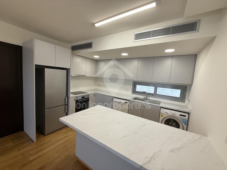 To change image, hover mouse over thumbnails below