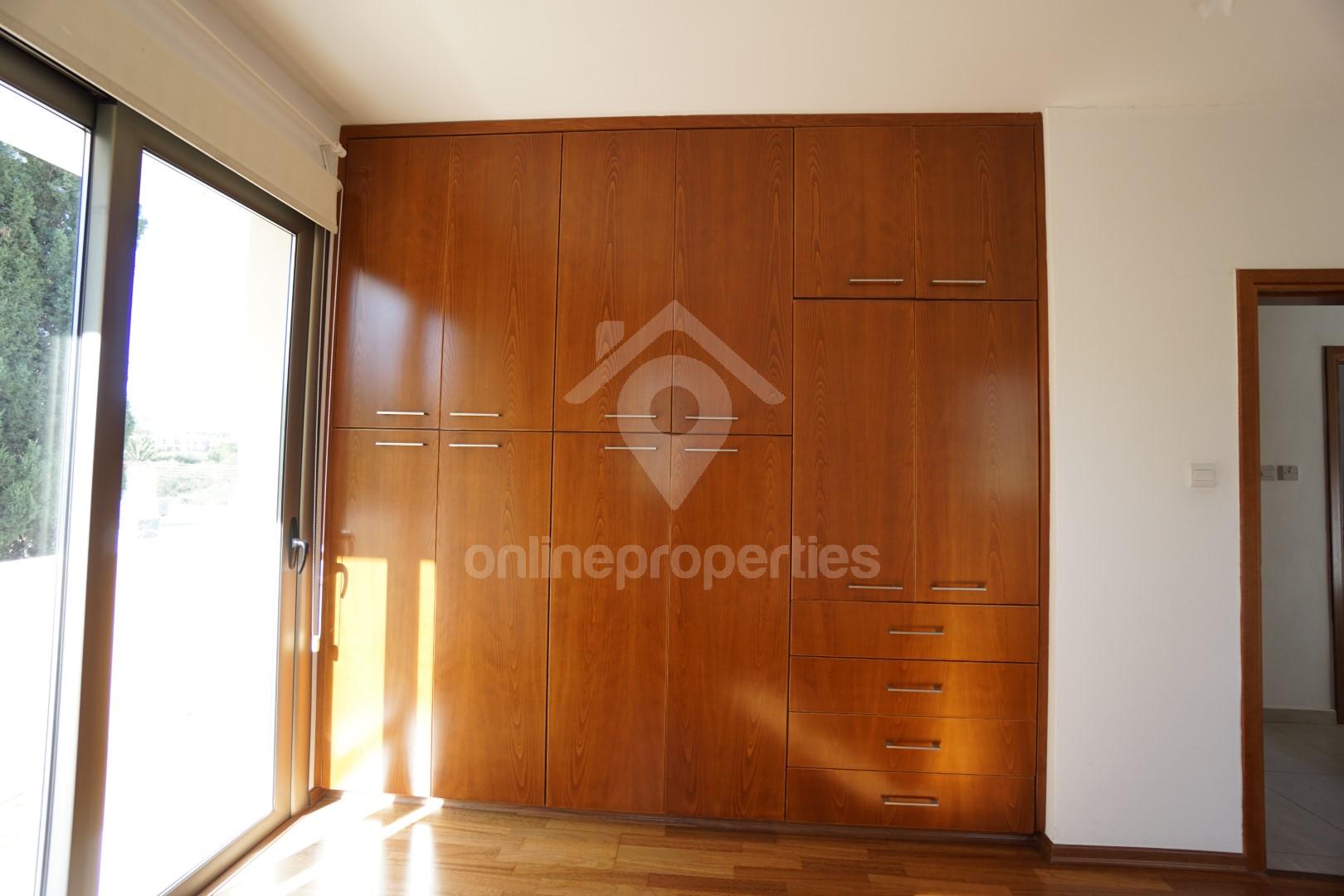 To change image, hover mouse over thumbnails below