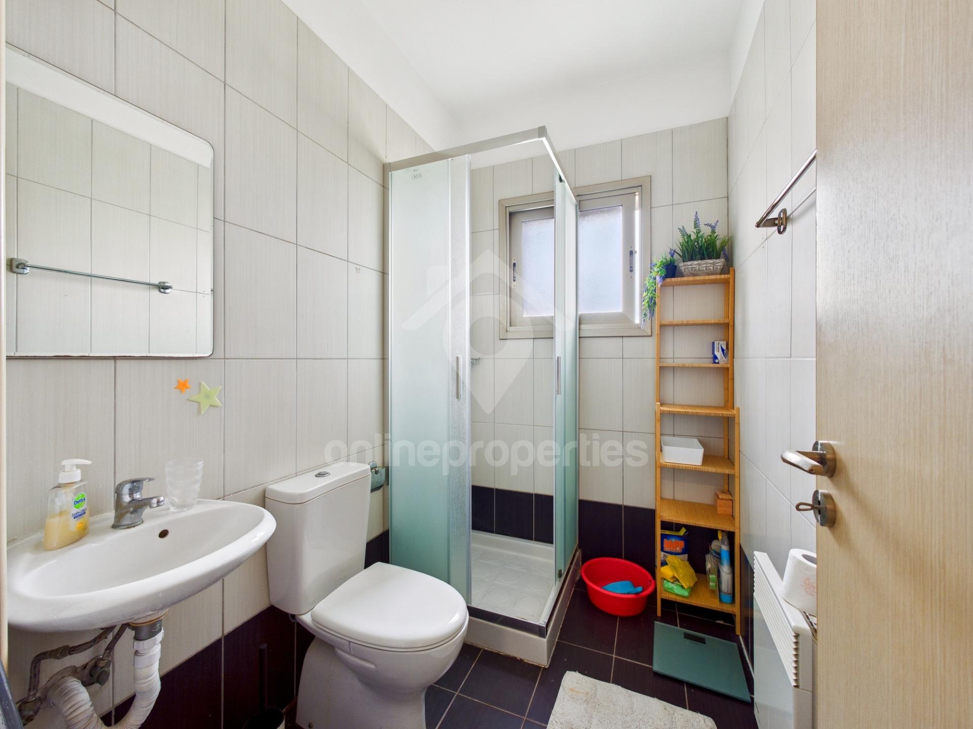 To change image, hover mouse over thumbnails below