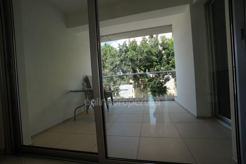 To change image, hover mouse over thumbnails below