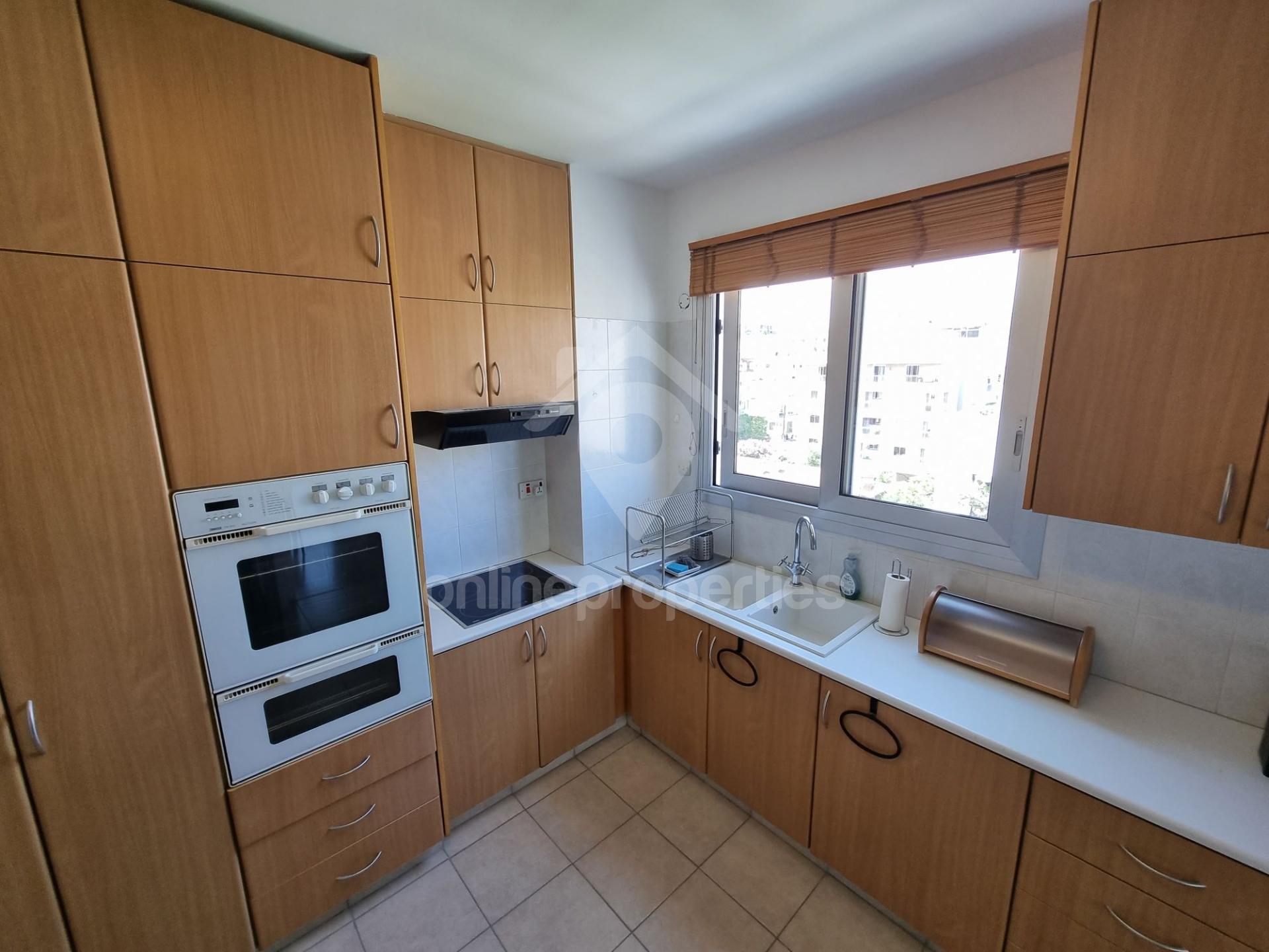 To change image, hover mouse over thumbnails below