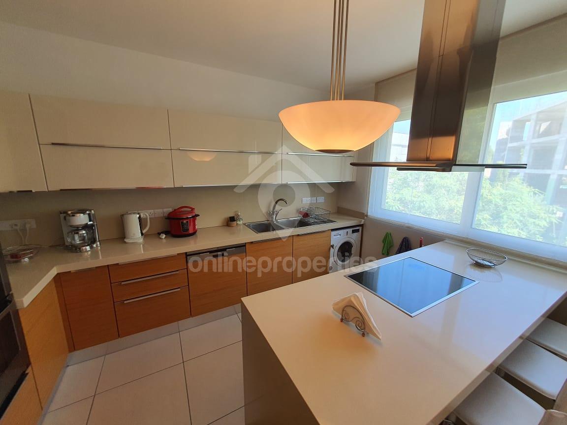 To change image, hover mouse over thumbnails below