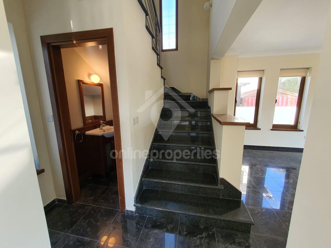 To change image, hover mouse over thumbnails below