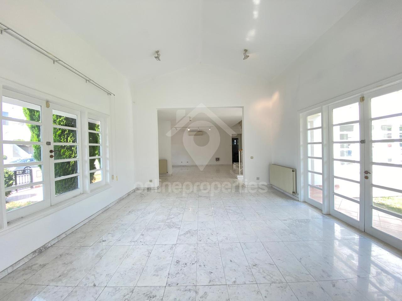 To change image, hover mouse over thumbnails below