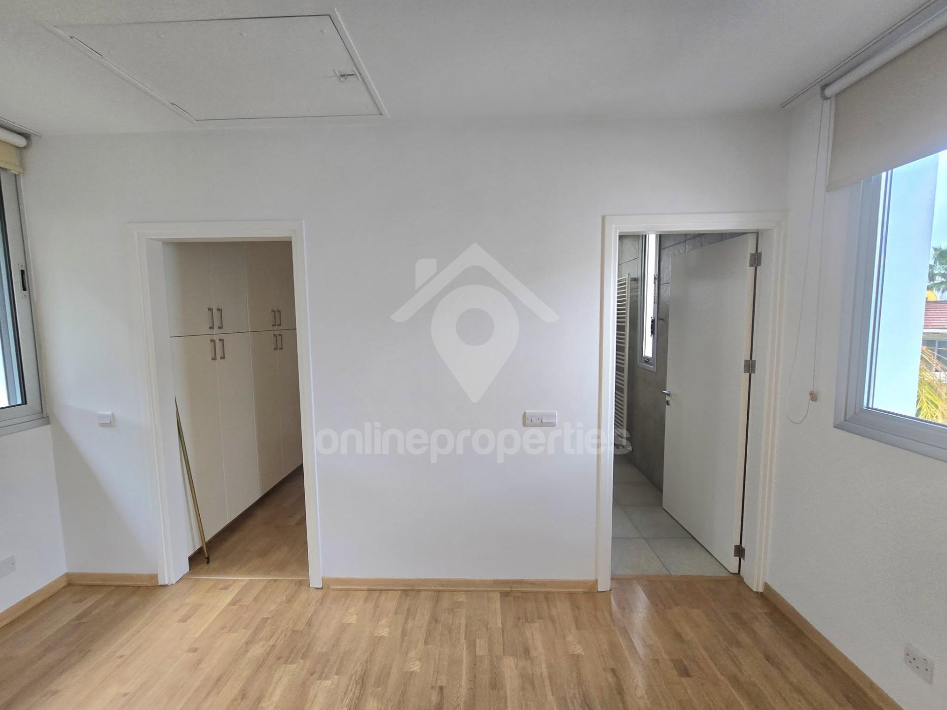 To change image, hover mouse over thumbnails below