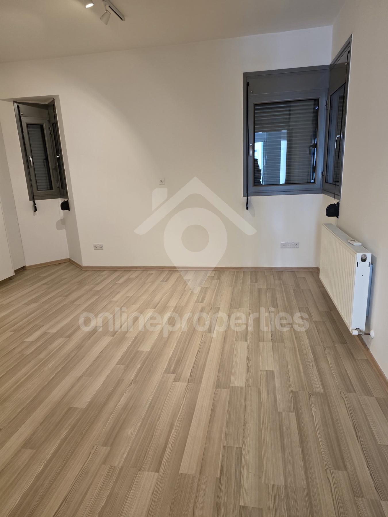 To change image, hover mouse over thumbnails below