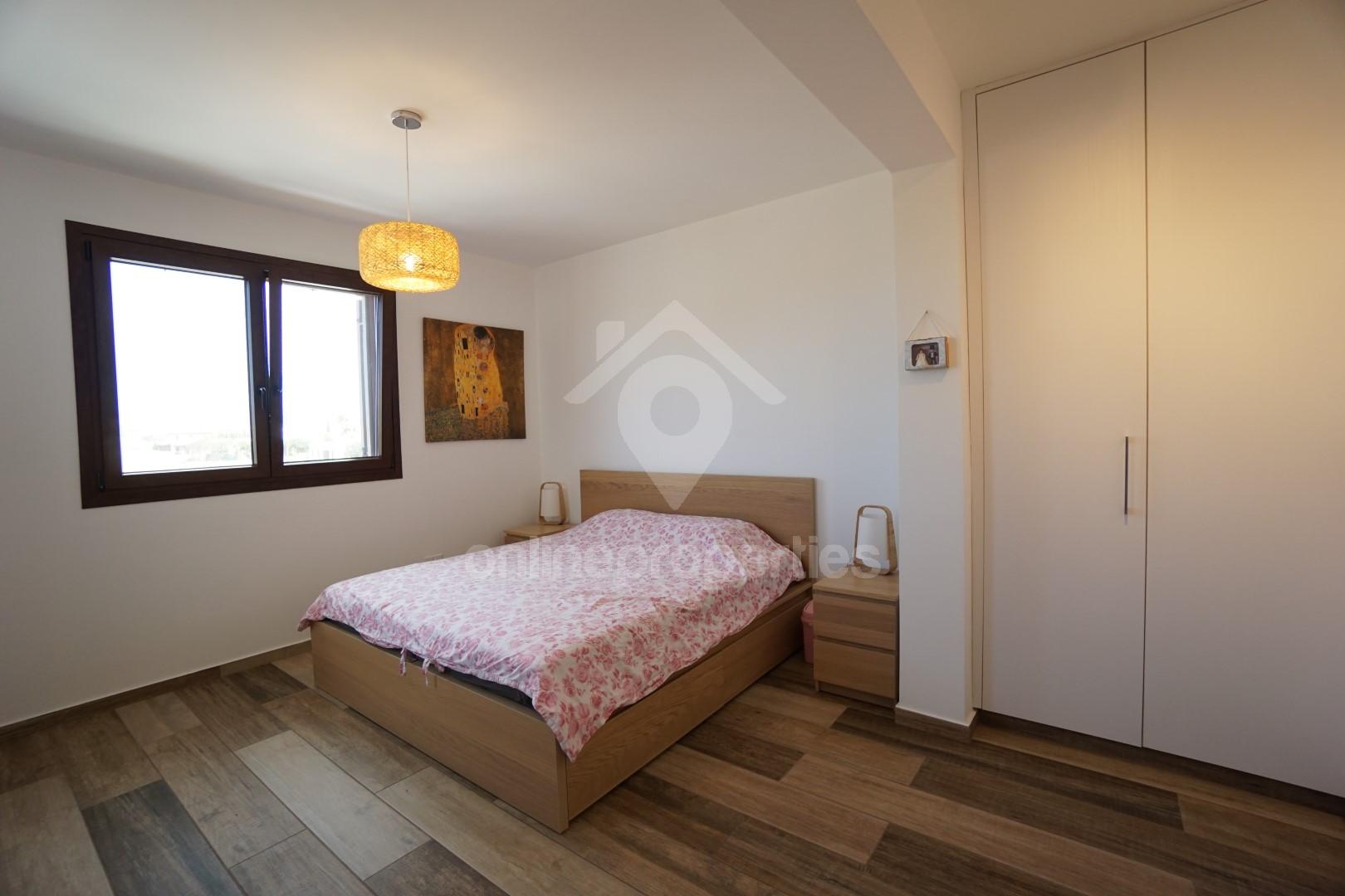 To change image, hover mouse over thumbnails below