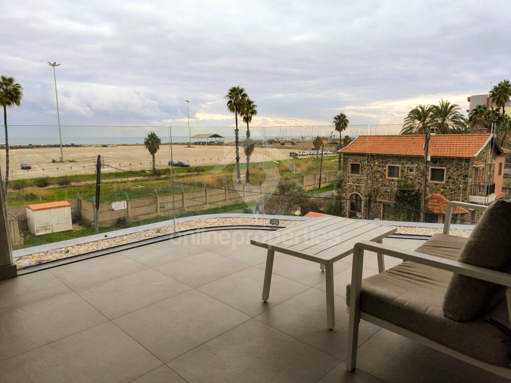 To change image, hover mouse over thumbnails below