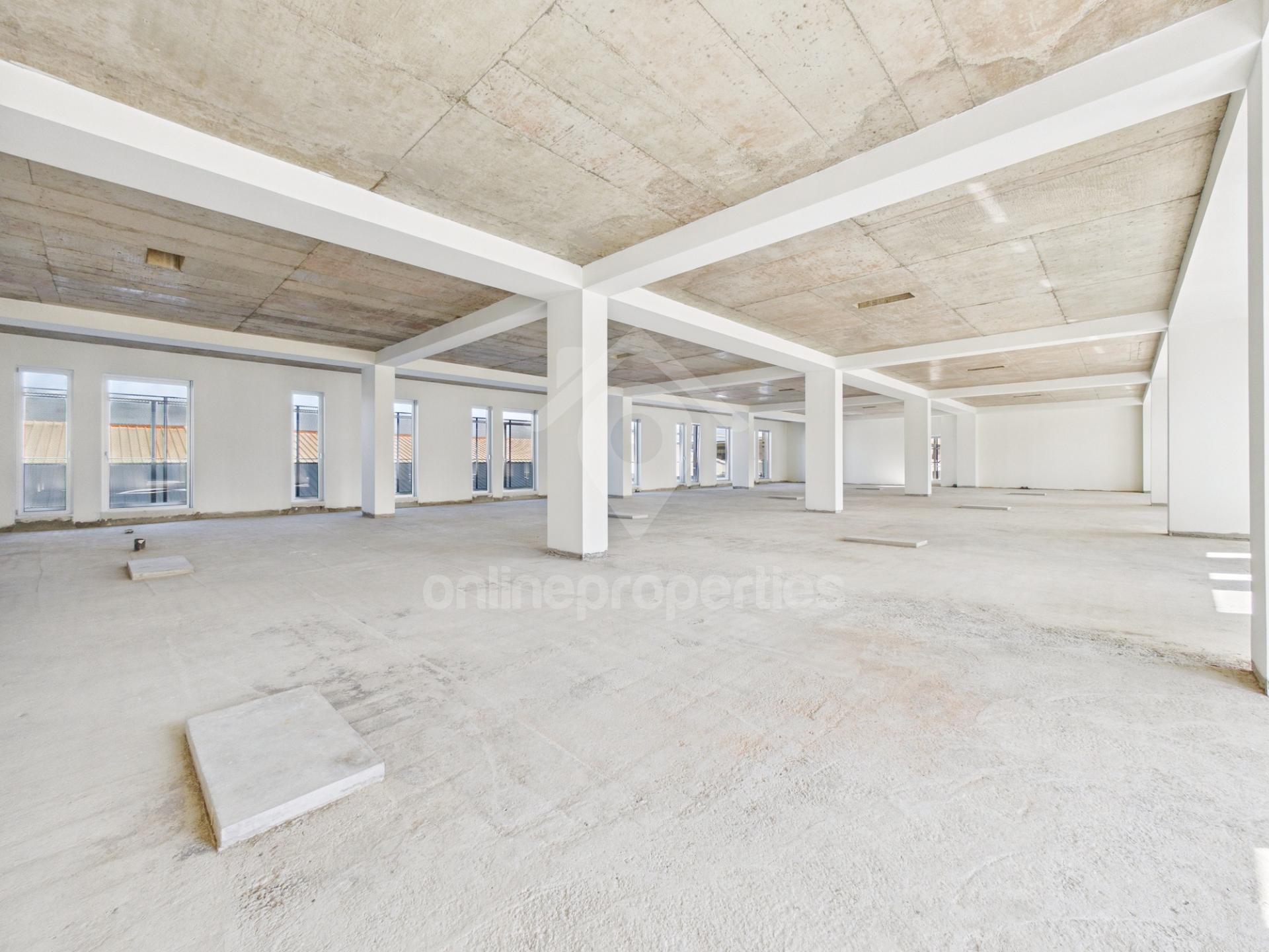 To change image, hover mouse over thumbnails below