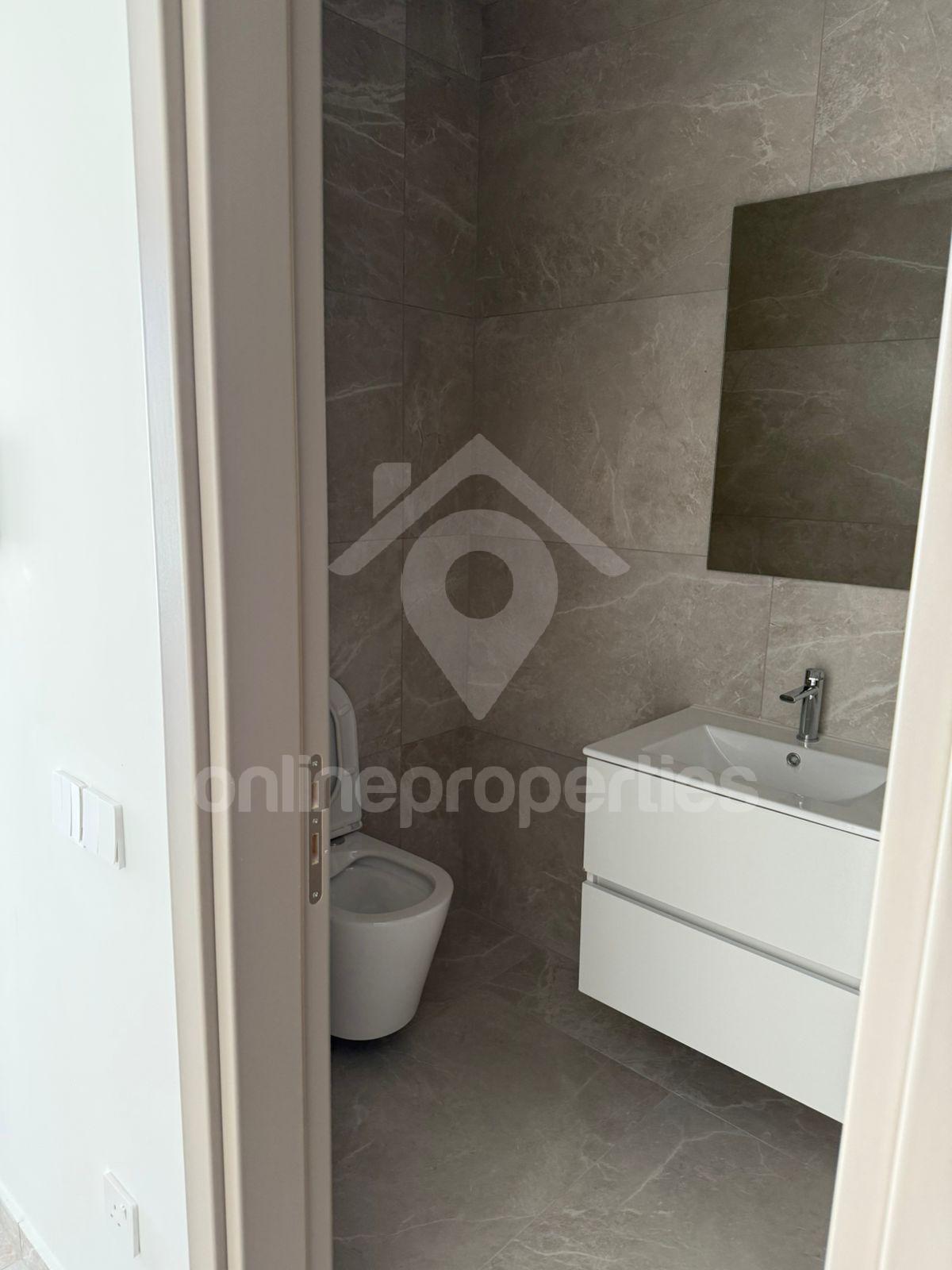 To change image, hover mouse over thumbnails below