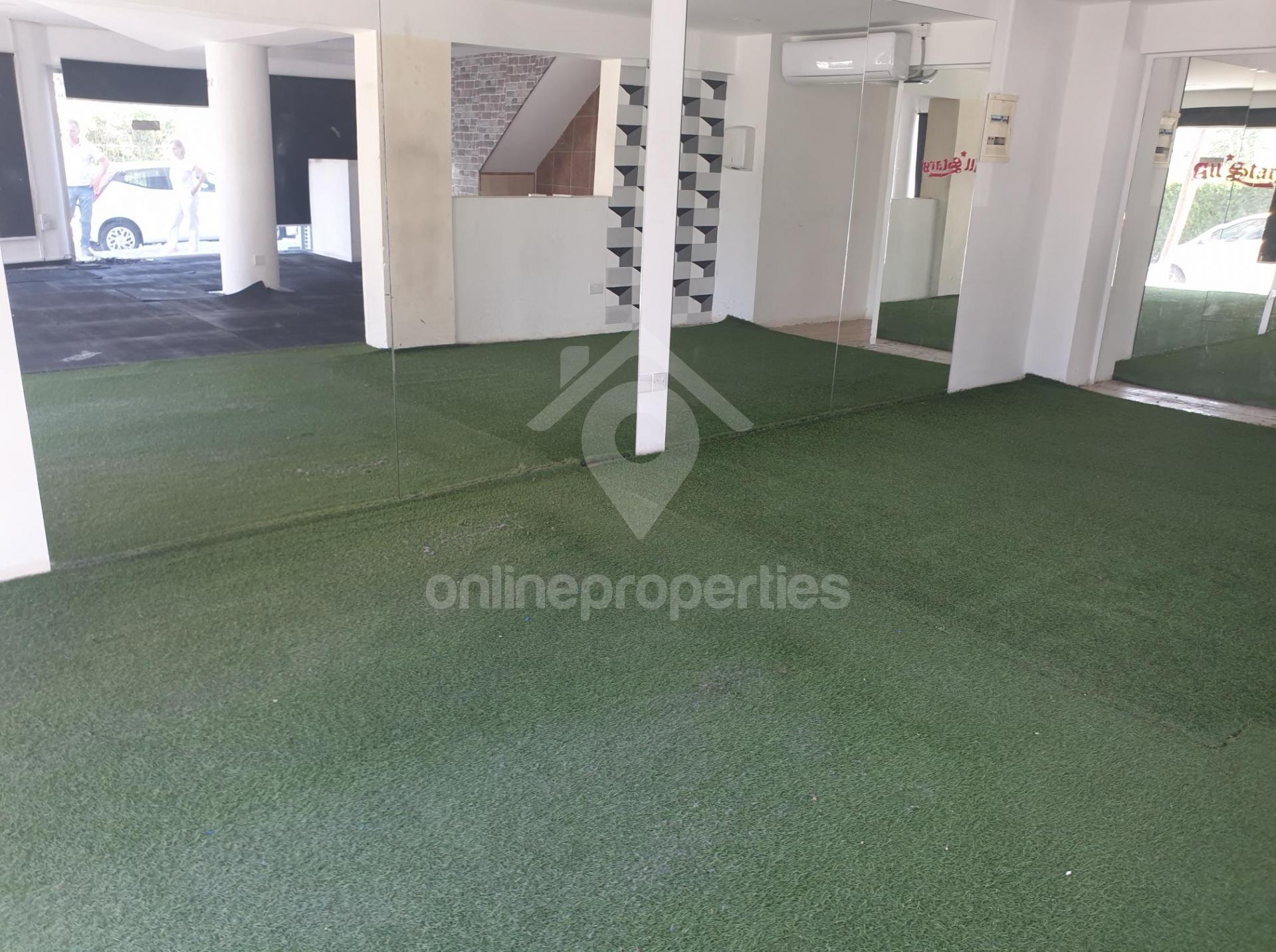 To change image, hover mouse over thumbnails below