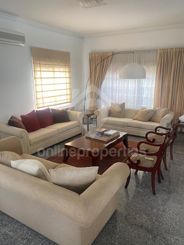 To change image, hover mouse over thumbnails below