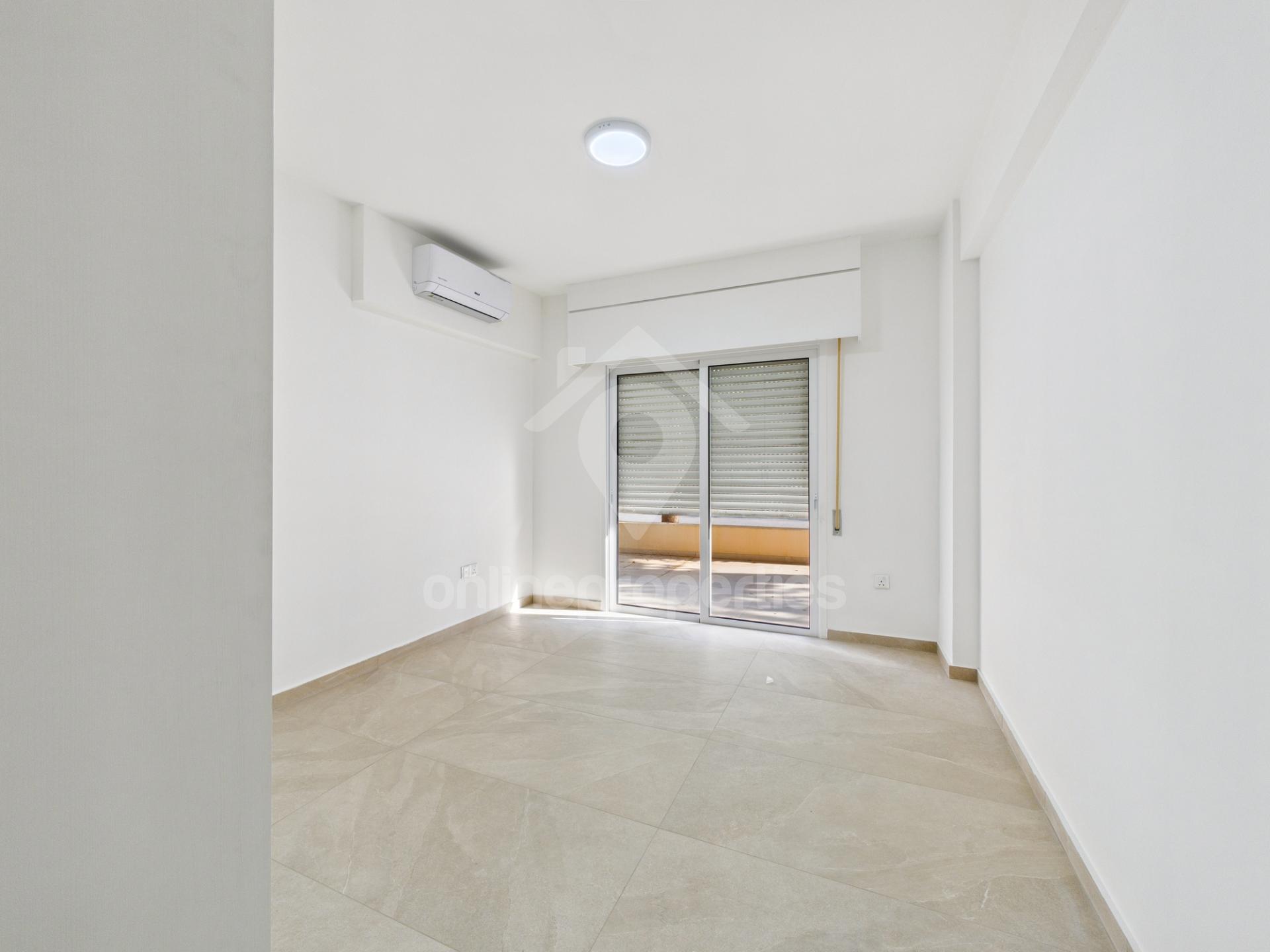 To change image, hover mouse over thumbnails below