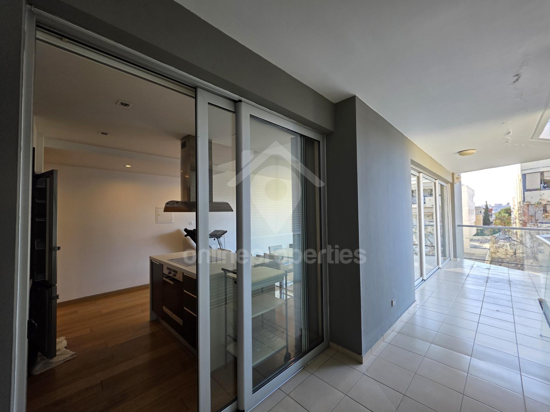 To change image, hover mouse over thumbnails below