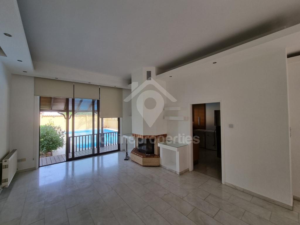 To change image, hover mouse over thumbnails below