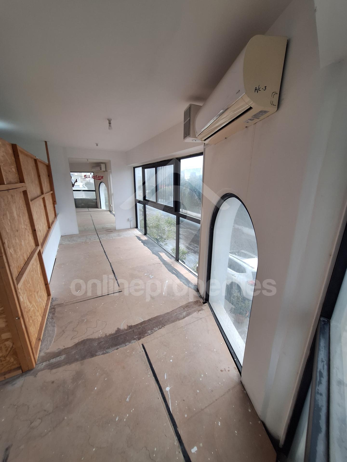 To change image, hover mouse over thumbnails below