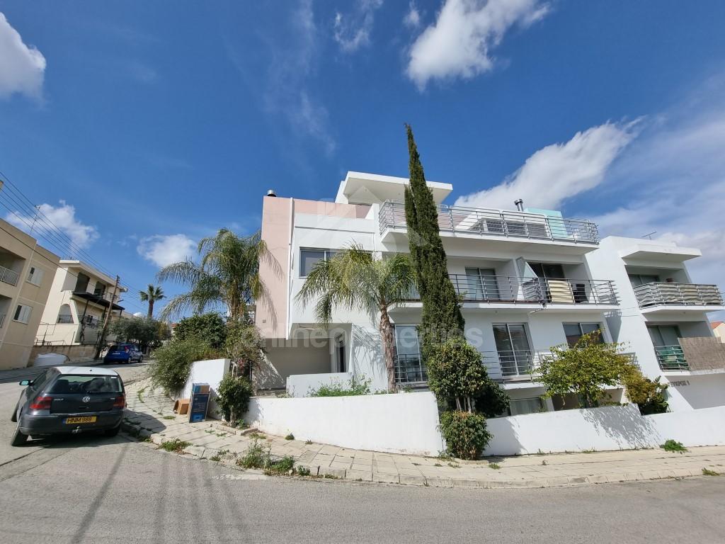 To change image, hover mouse over thumbnails below