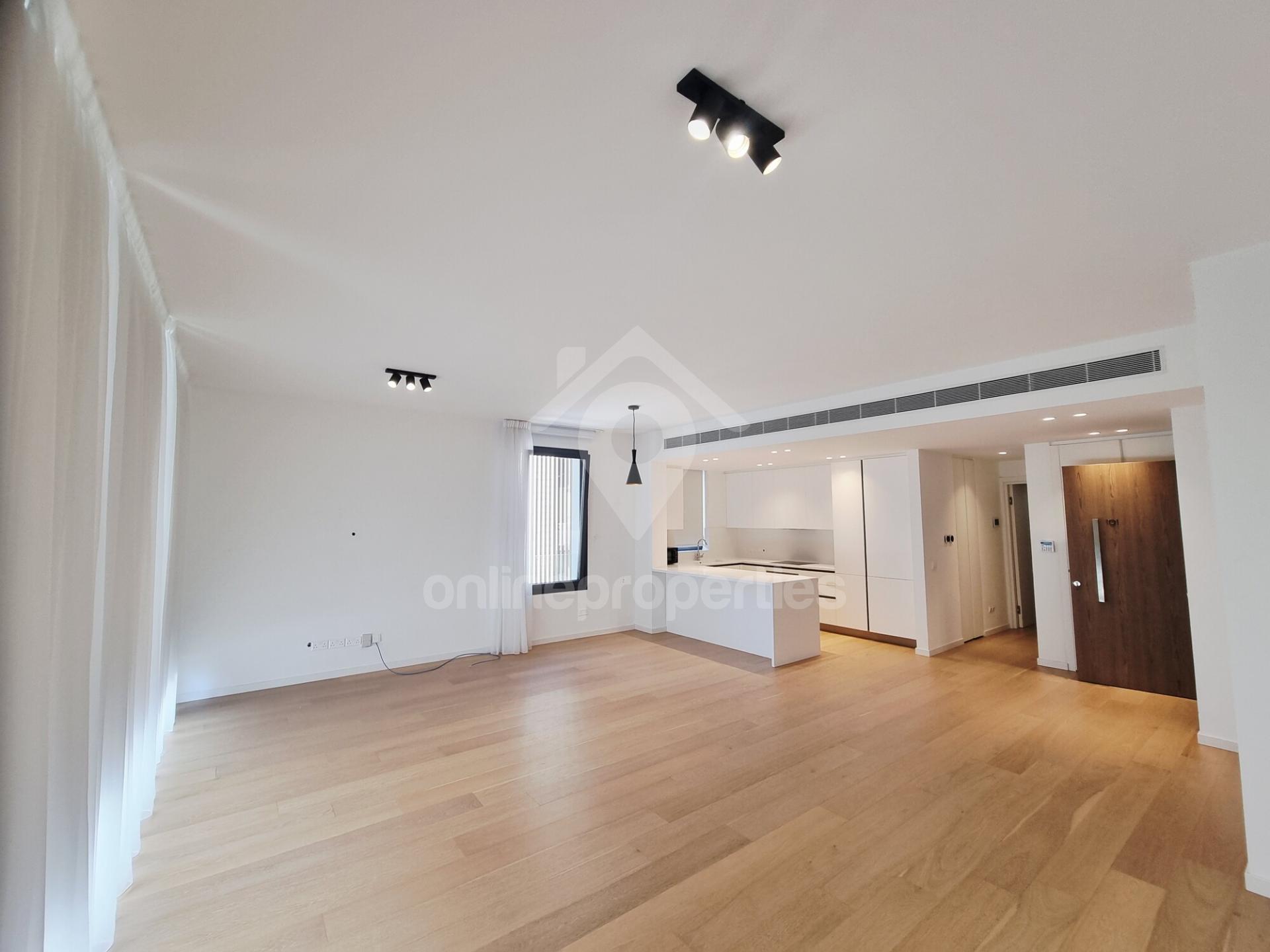 To change image, hover mouse over thumbnails below