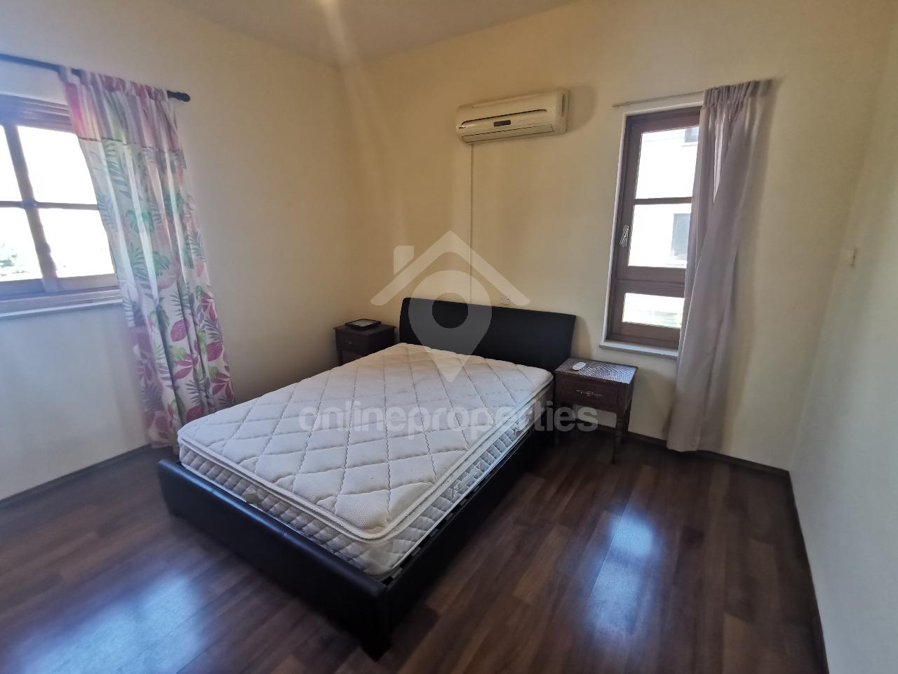 To change image, hover mouse over thumbnails below