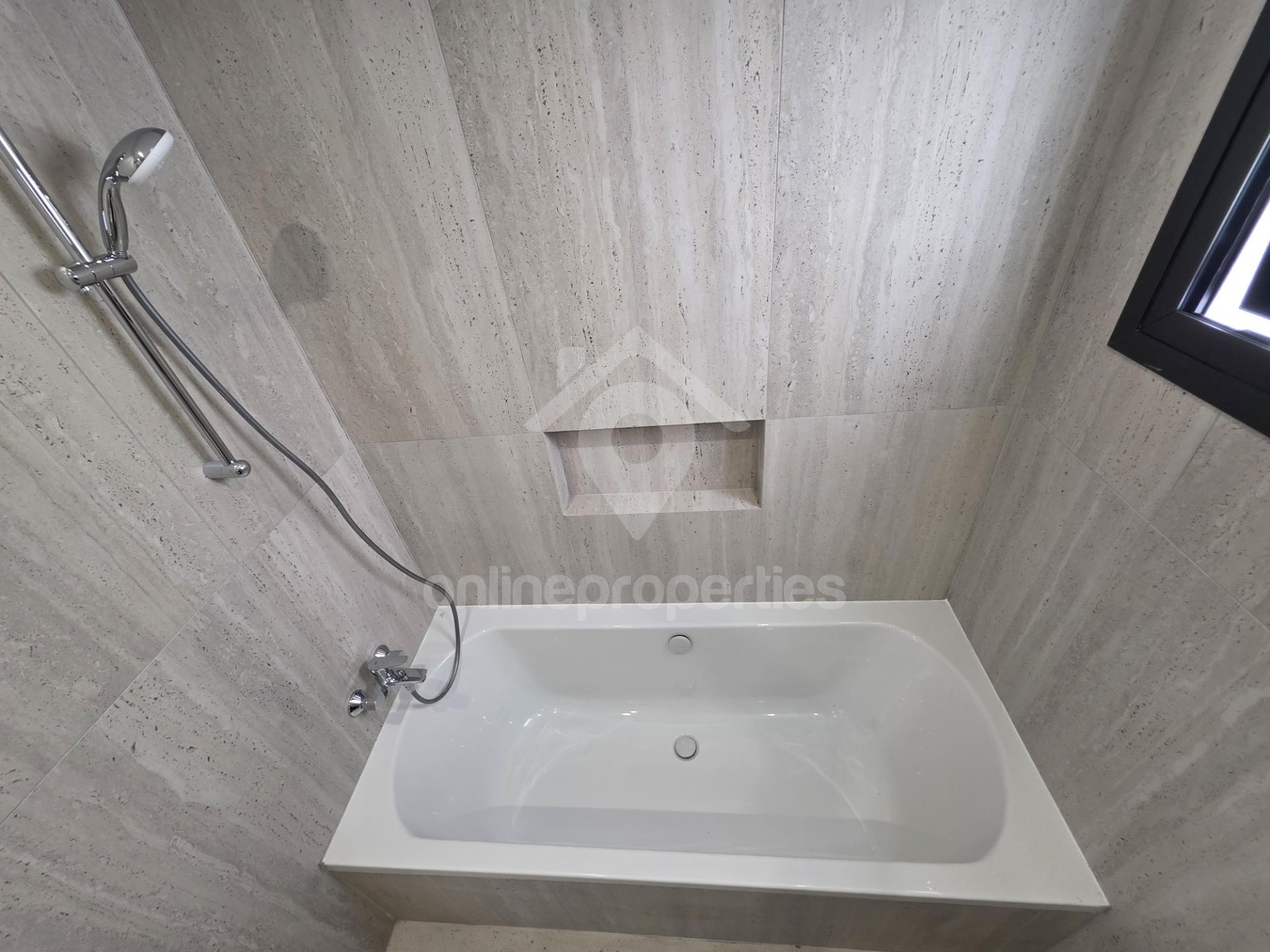 To change image, hover mouse over thumbnails below