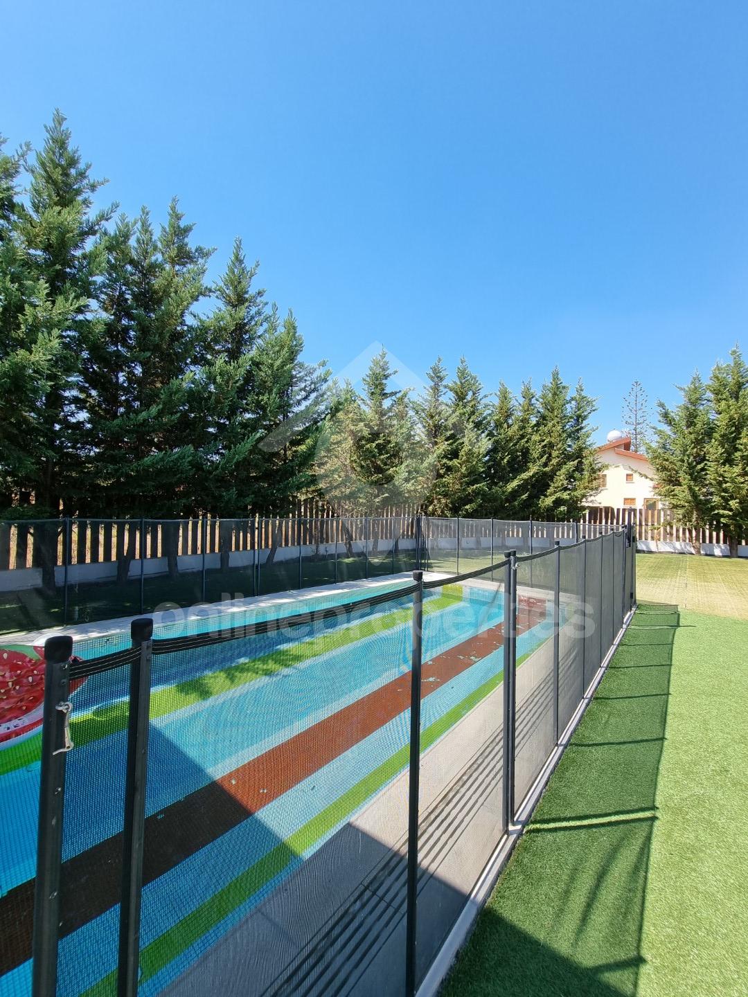 To change image, hover mouse over thumbnails below