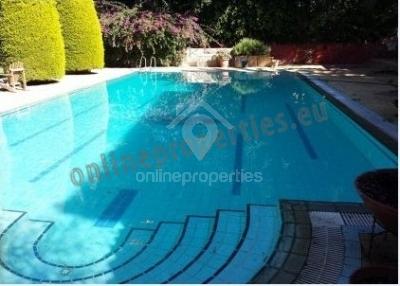 To change image, hover mouse over thumbnails below