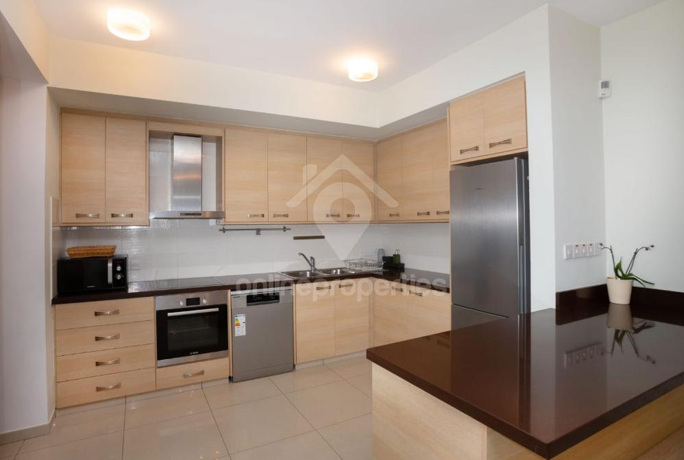 To change image, hover mouse over thumbnails below