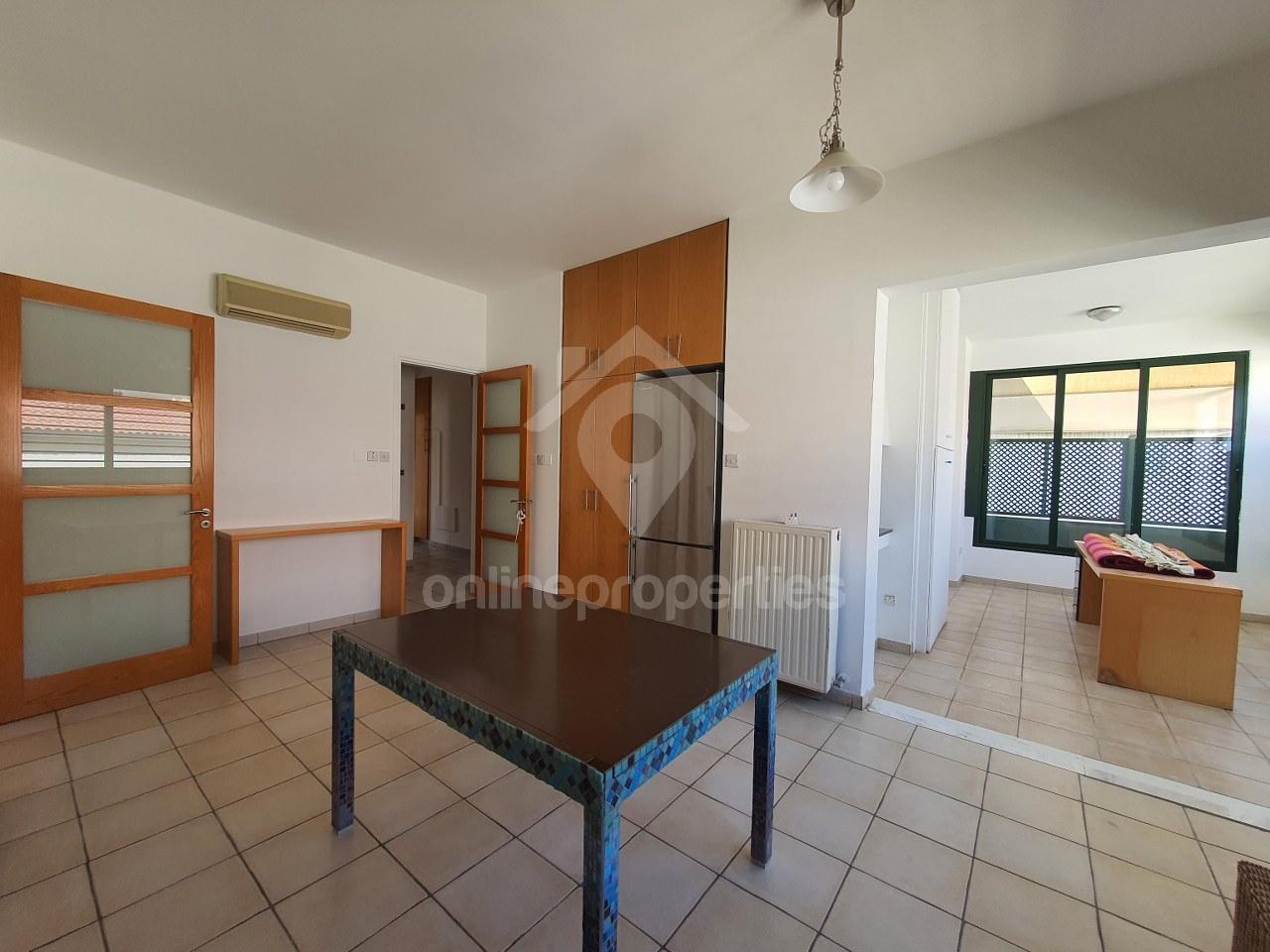 To change image, hover mouse over thumbnails below