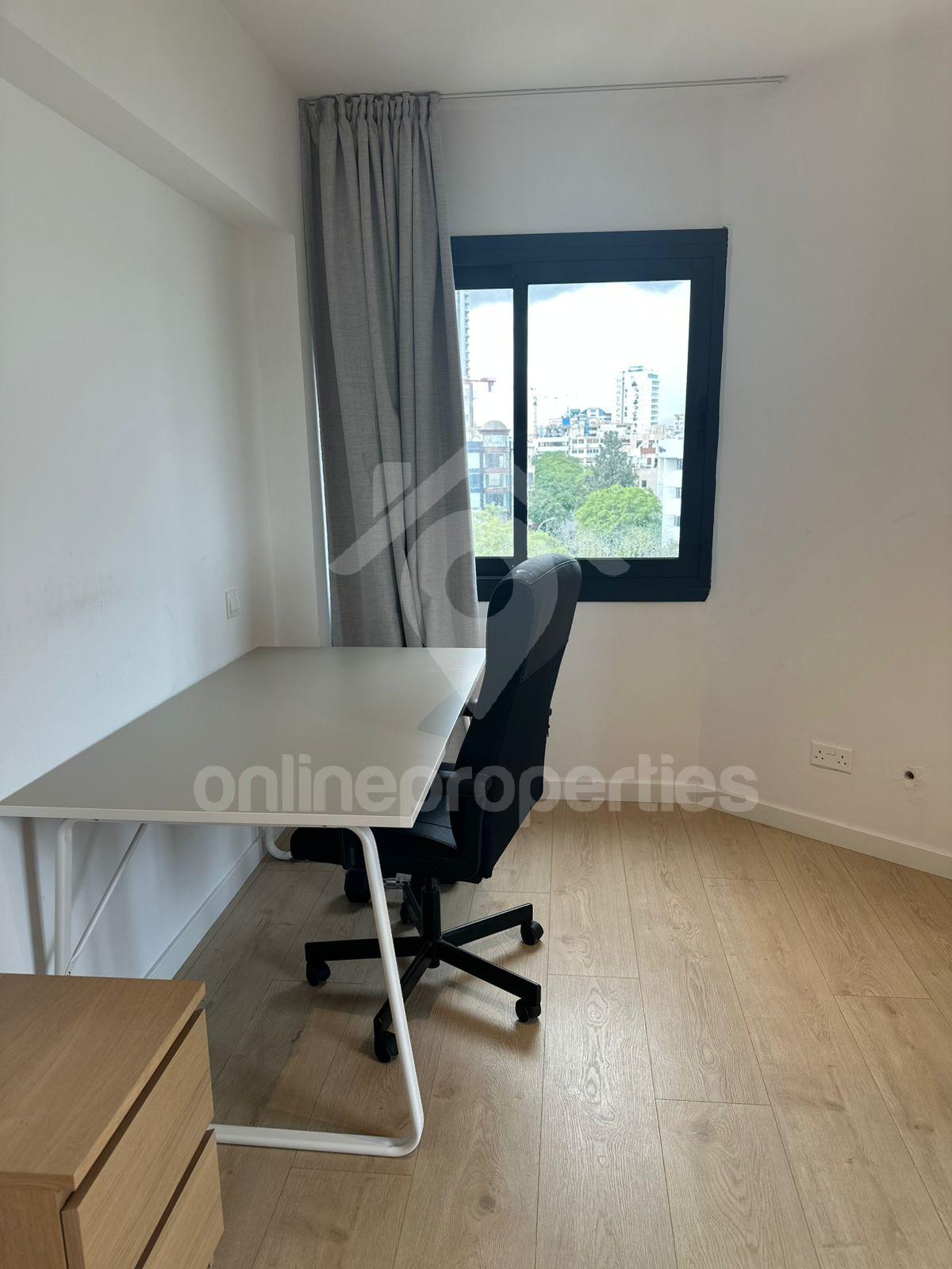 To change image, hover mouse over thumbnails below