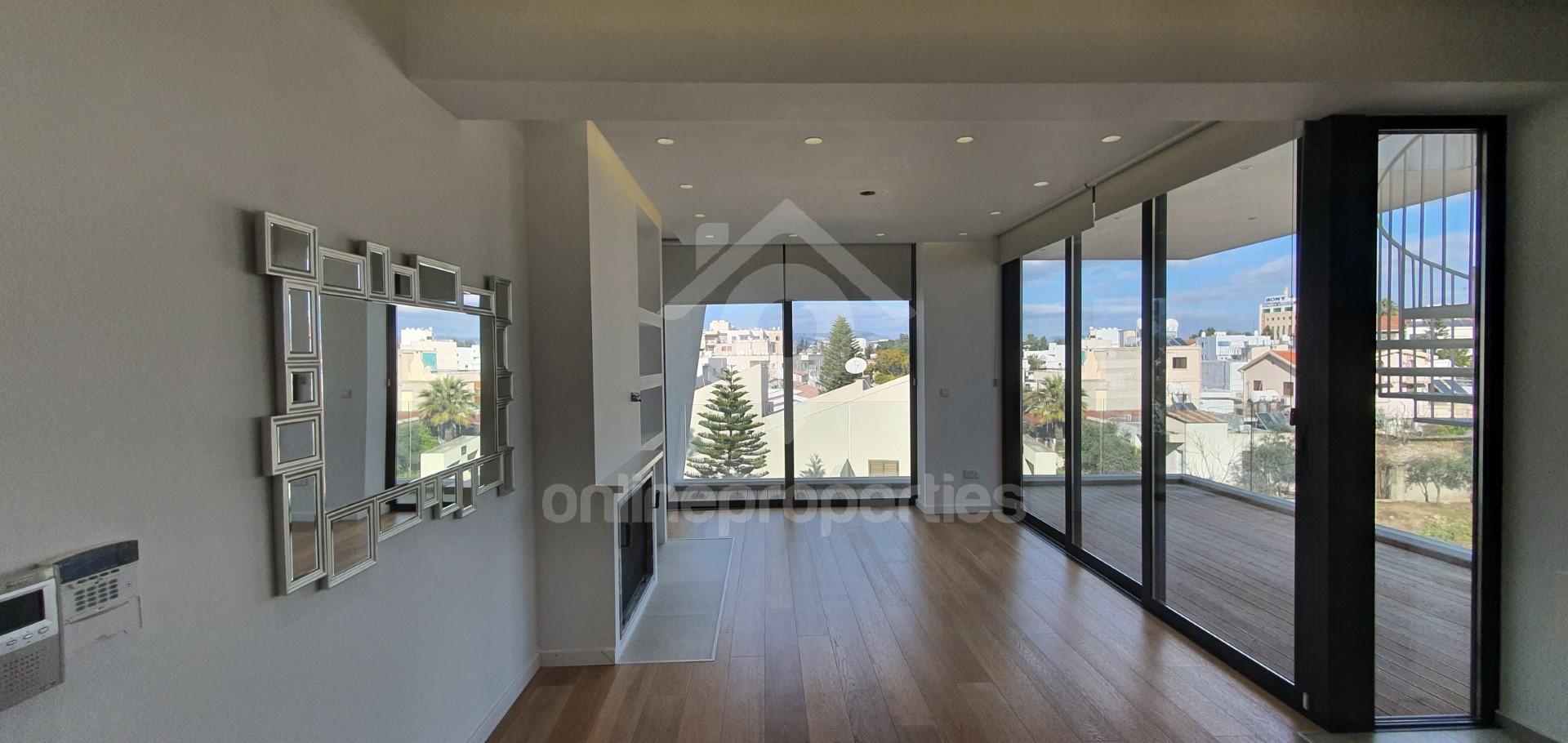 To change image, hover mouse over thumbnails below