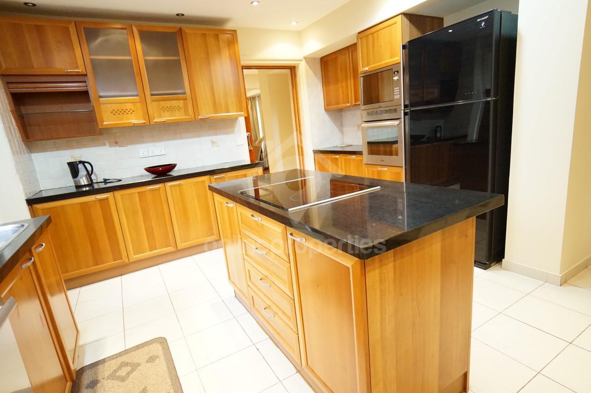 To change image, hover mouse over thumbnails below