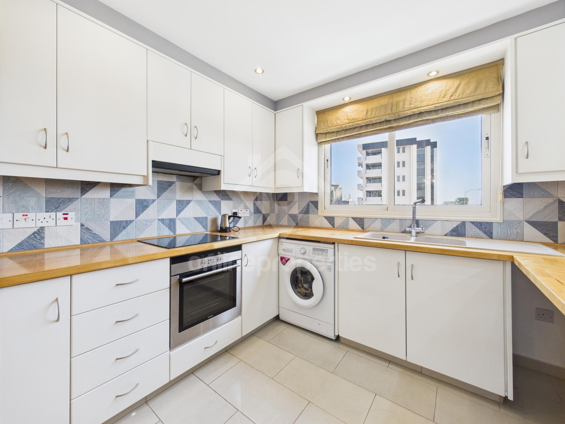 To change image, hover mouse over thumbnails below