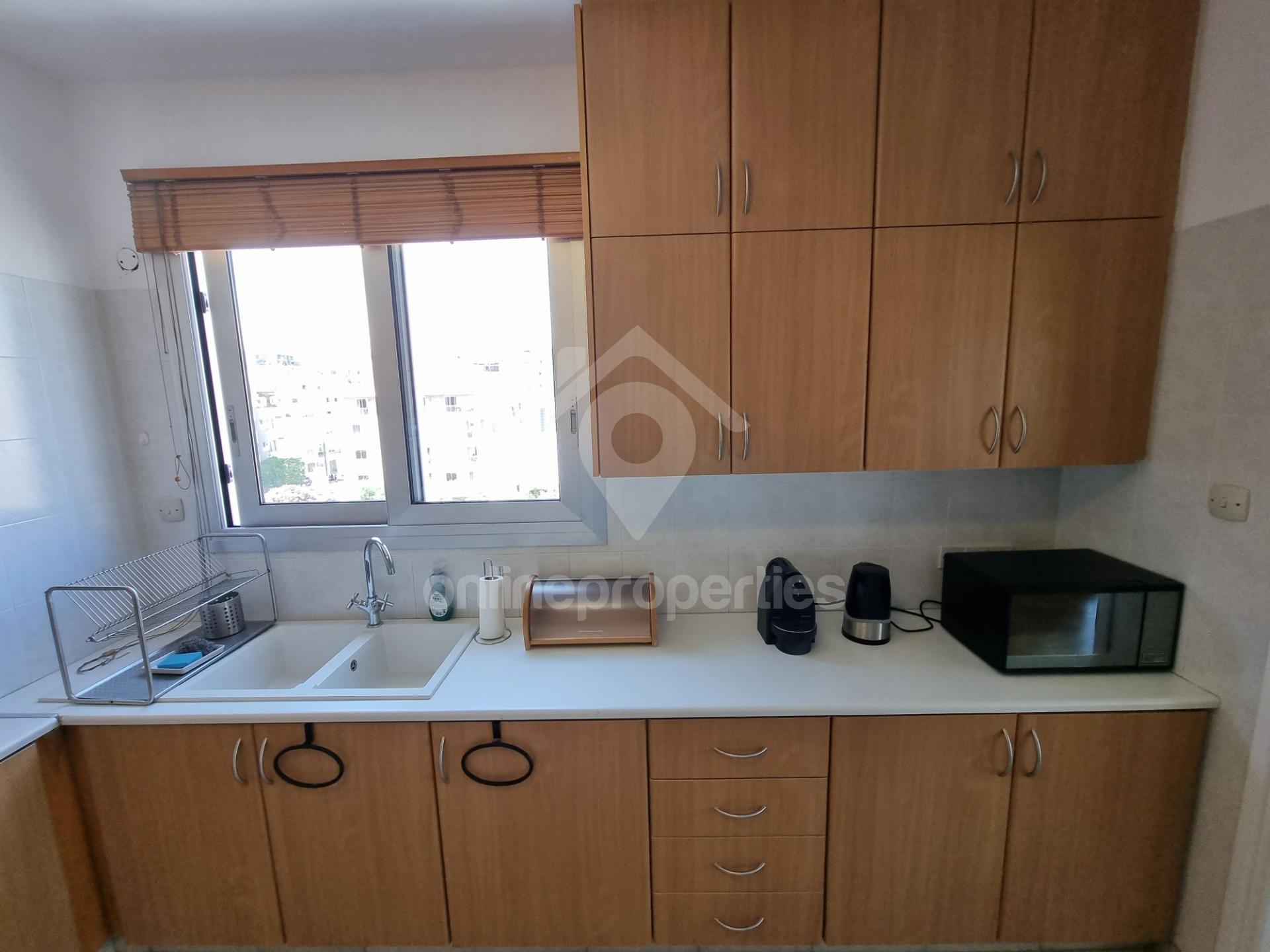 To change image, hover mouse over thumbnails below