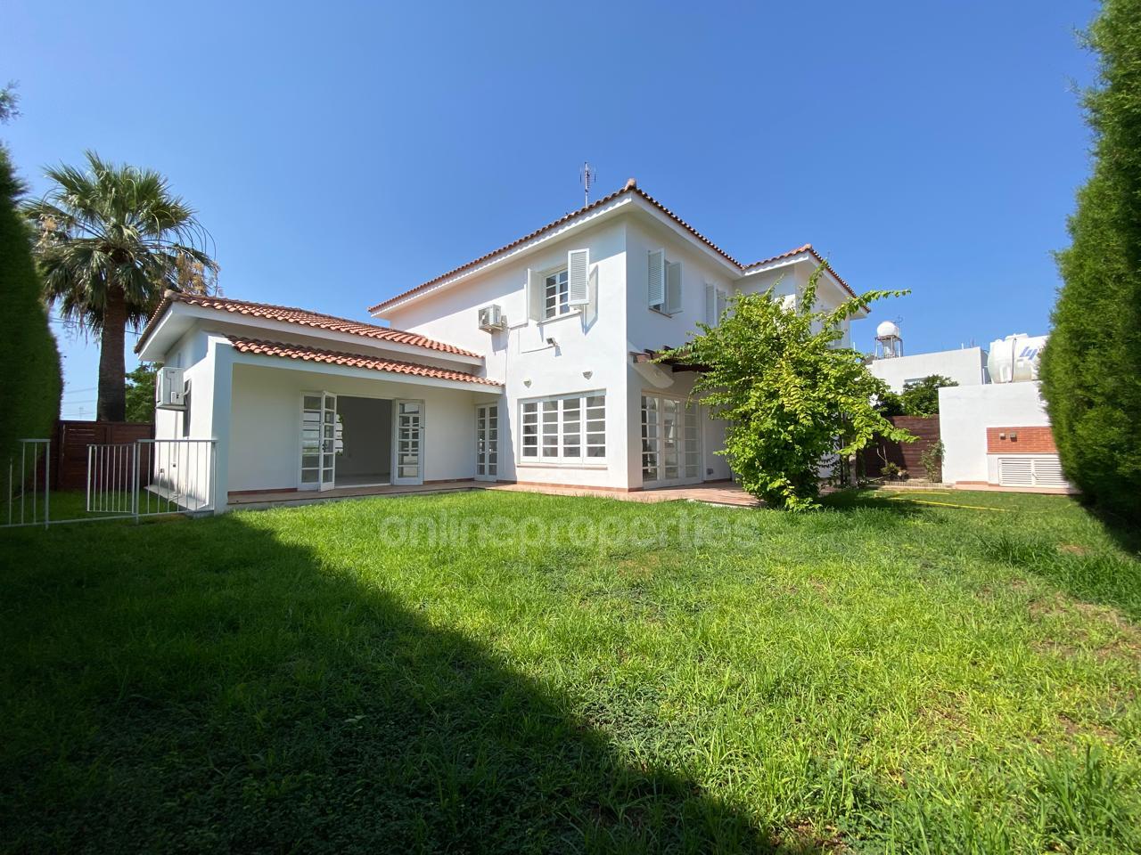 Magnificent 4 bedroom Detached House near Stavrou area