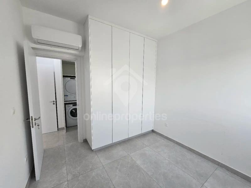 To change image, hover mouse over thumbnails below