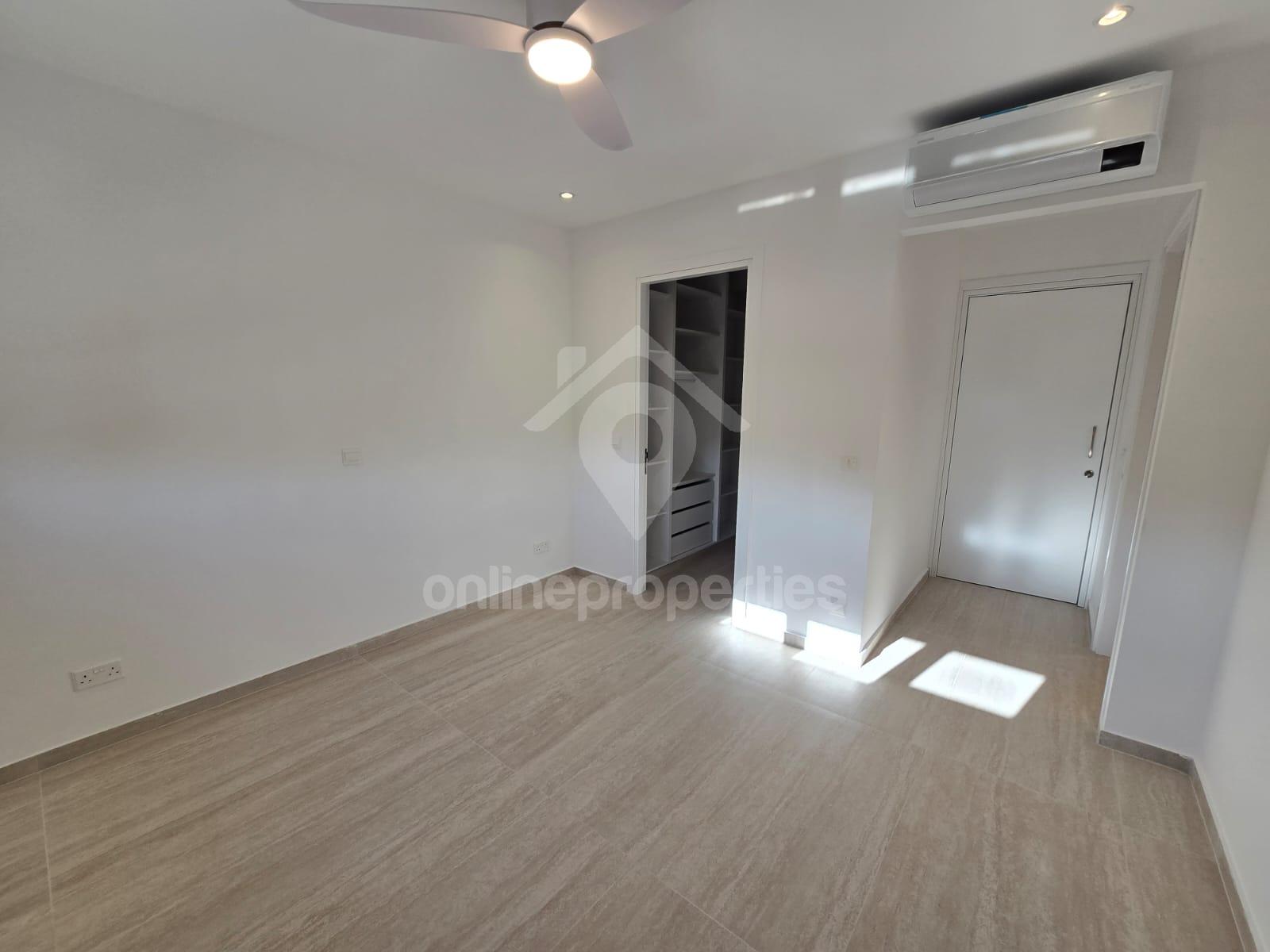 To change image, hover mouse over thumbnails below