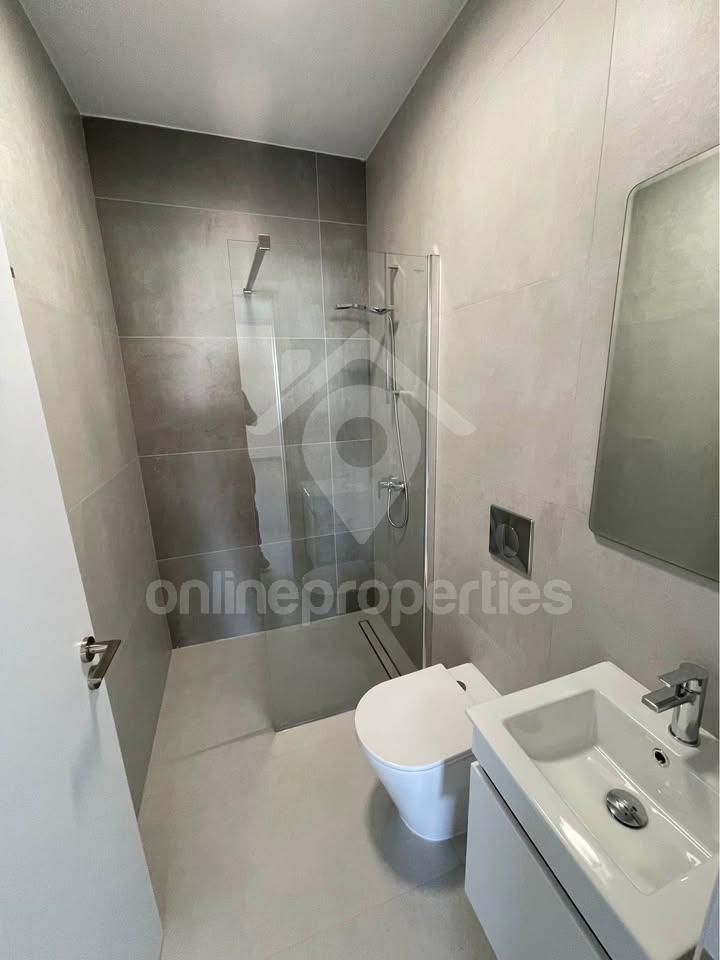 To change image, hover mouse over thumbnails below