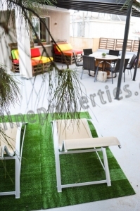 To change image, hover mouse over thumbnails below