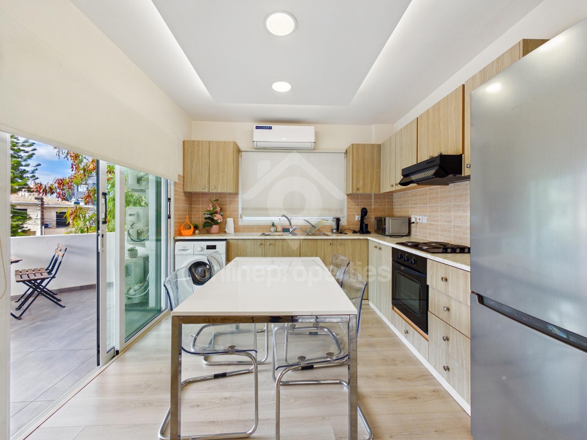 Fully furnished Whole Floor 2bed fully equipped with appliances