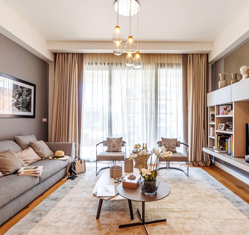 To change image, hover mouse over thumbnails below